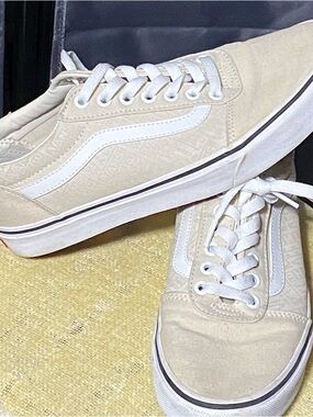 Vans Ward canvas off the wall logo cream colored low top sneakers 8.5